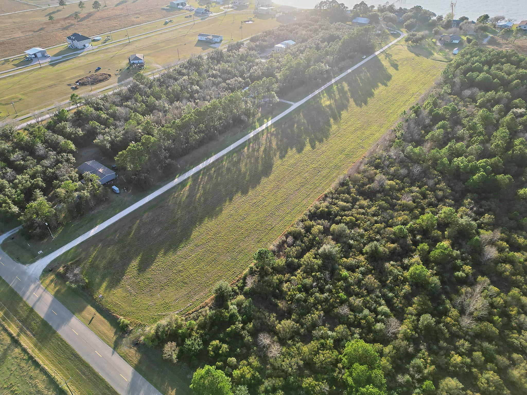 Image 3: Plenty of land, for whatever you can imagine!