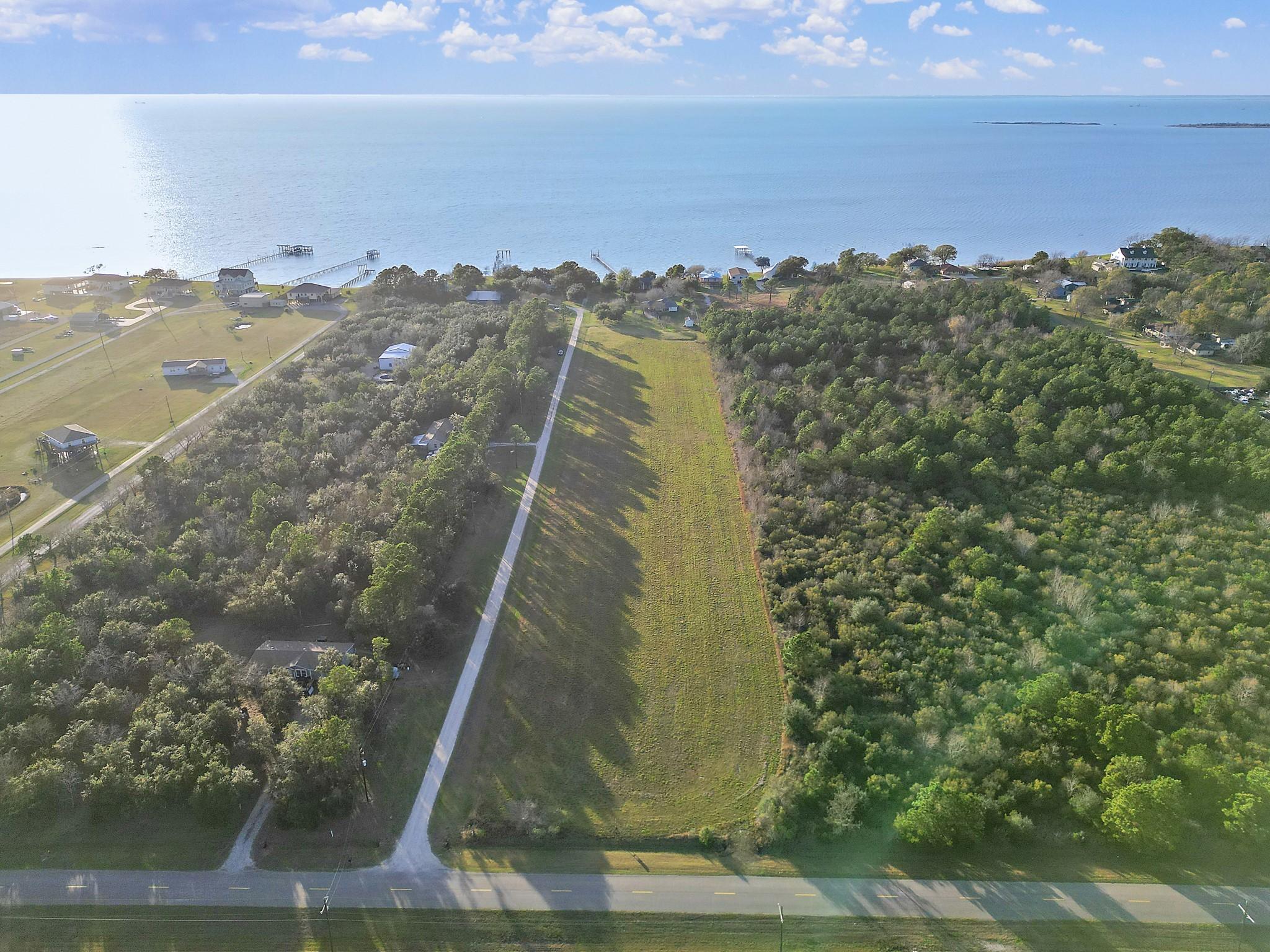 Image 4: Great property, close to Trinity Bay.