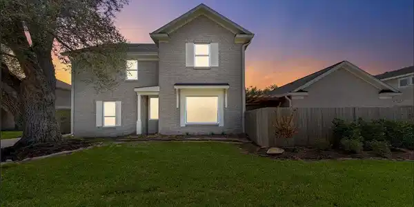 1227 Saxony Lane