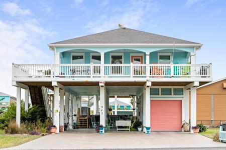 943 Palm Ridge Drive