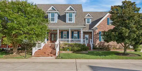 5 Gentry Lane