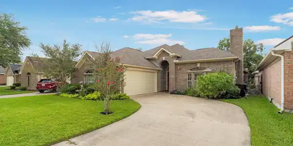 2429 Baycrest Drive