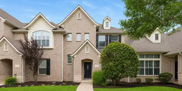 2411 Clippers Square