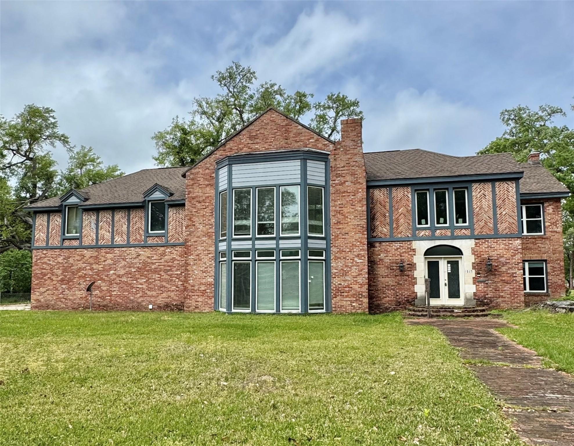 Image 1: front