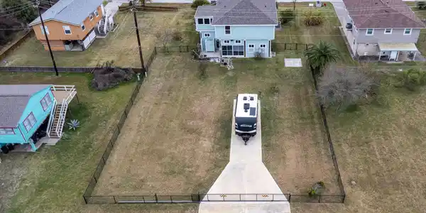Image 3: Large double lot (14,892 sq ft) completely fenced