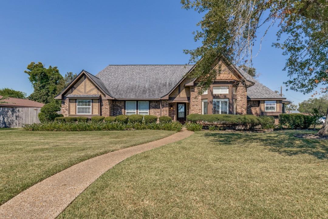 Image 2: Lakewood Neighborhood, Corner Lot and .39 of an ac