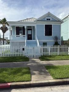 1628 Avenue N 1/2