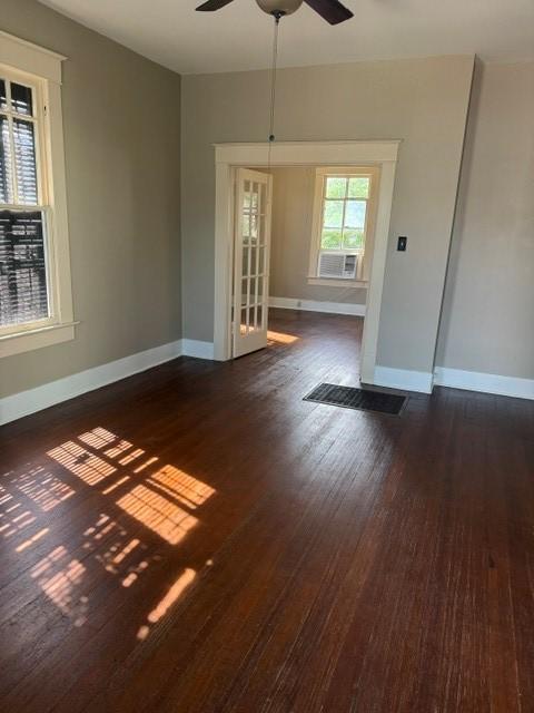 Image 3: Secondary view of the living room.