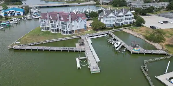 2451 Lakewood Pointe