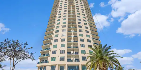 Image 4: Clear lakes finest high-rise living