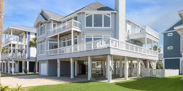 Image 2: The wrap around deck provides an extension of the