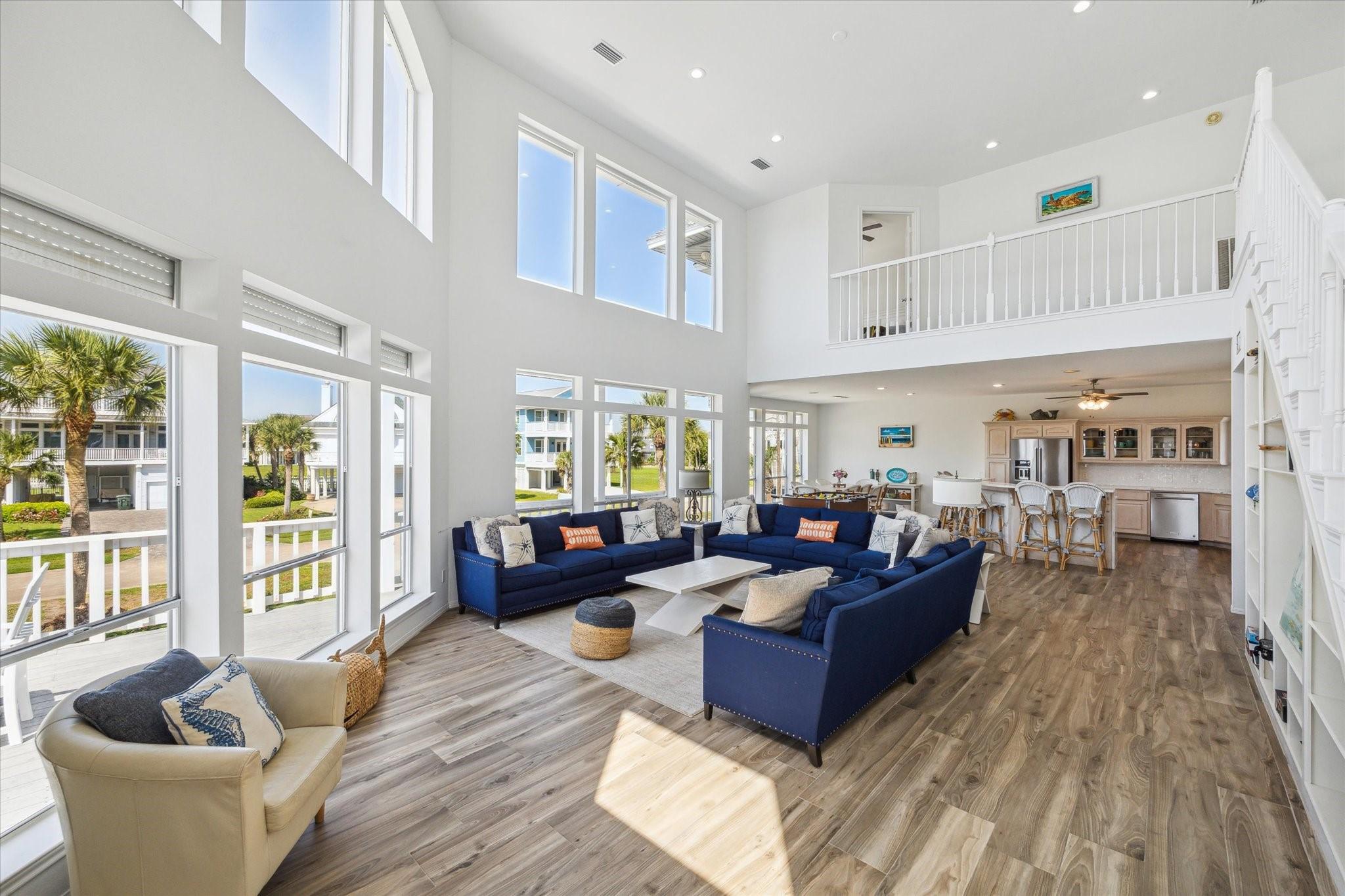 Image 4: Light, bright, spacious and airy!  The owner's upd