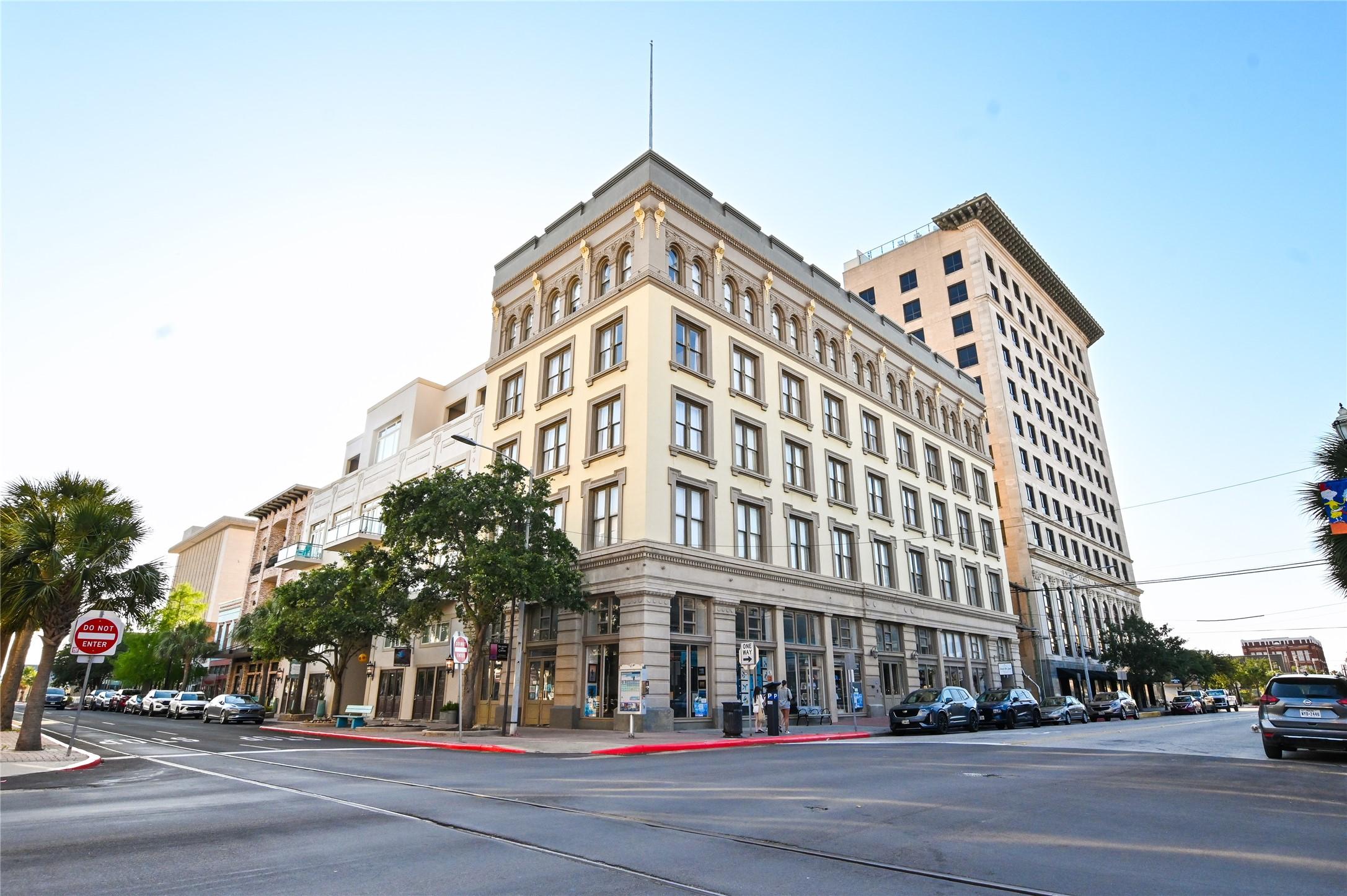 Image 1: Lofts at The Texas Building, a 5 story 16 unit com