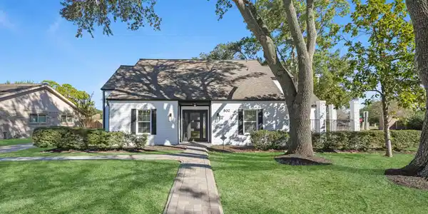 802 Lake Villa Drive