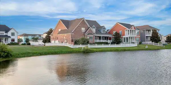 Image 3: Located on 2 1/2 LARGE WATERFRONT LOTS, fenced and