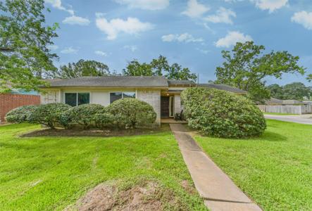1749 Dolphin Drive