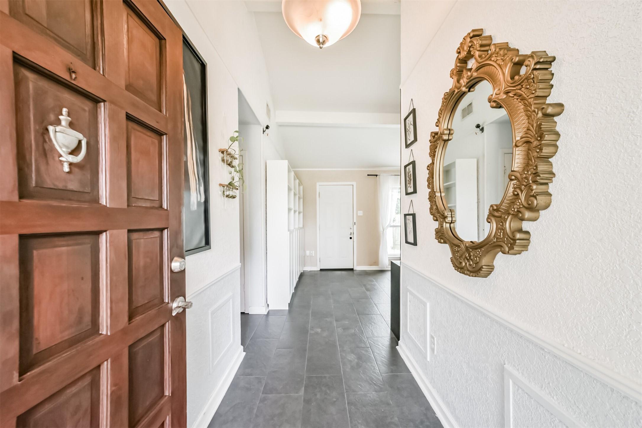 Image 3: Entryway from the front door