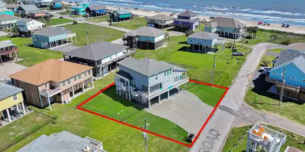 878 Surf Road