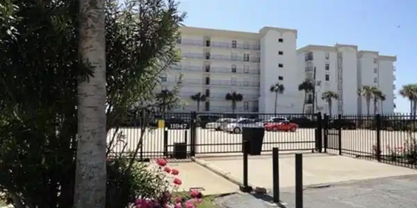 Image 3: front of the condo unit on Termini San Luis Pass s