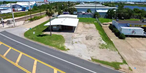 8017 Harborside Drive