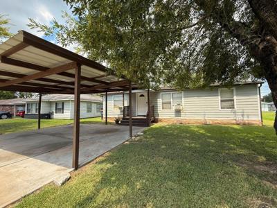 2000 W W Humble Street