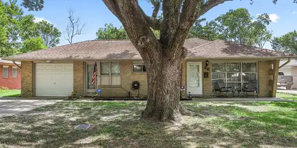 26 S Pin Oak Drive