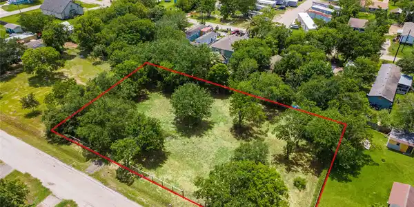 Image 2: Parcels 410 (far right) through 416 (far left).  P