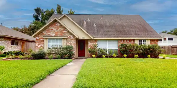 4219 Shady Springs Drive