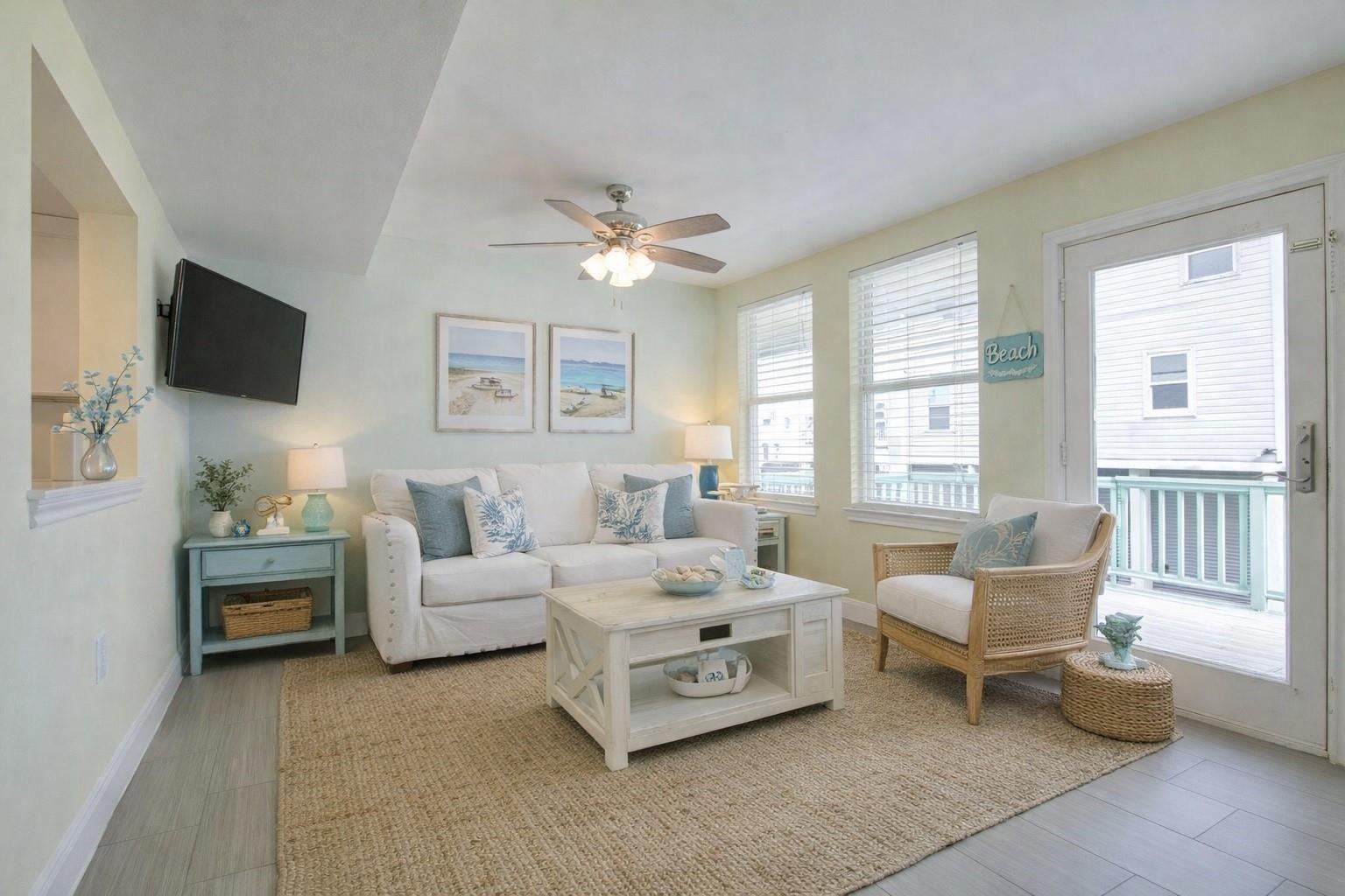 Image 4: virtual staging: Living Room