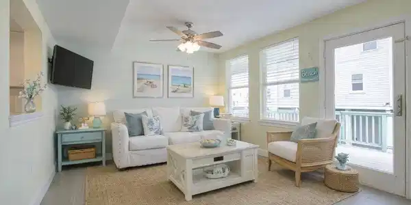 Image 4: virtual staging: Living Room