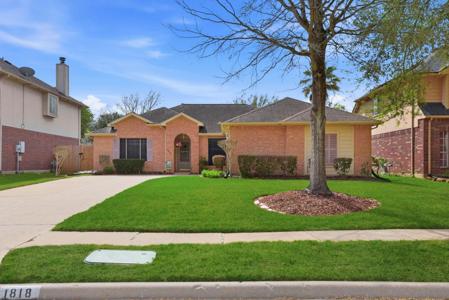1818 Kemah Oaks Drive