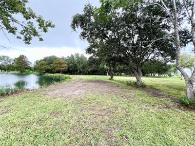 00 W Bayshore Drive