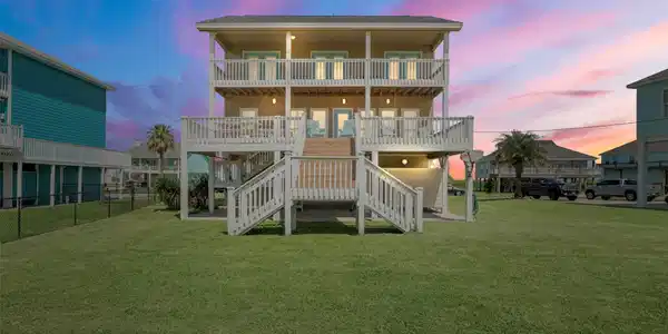 3216 Castle Drive
