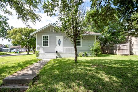 3201 Iowa Street