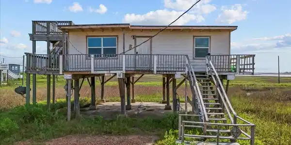 227 Detenbeck Avenue