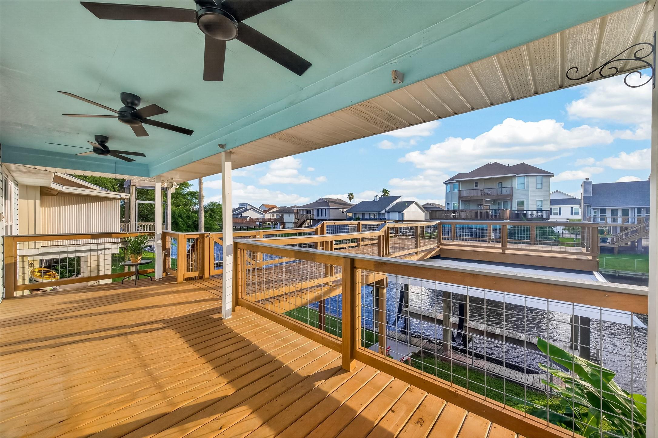 Image 1: Gorgeous sunsets and waterfront access.  A Happy P