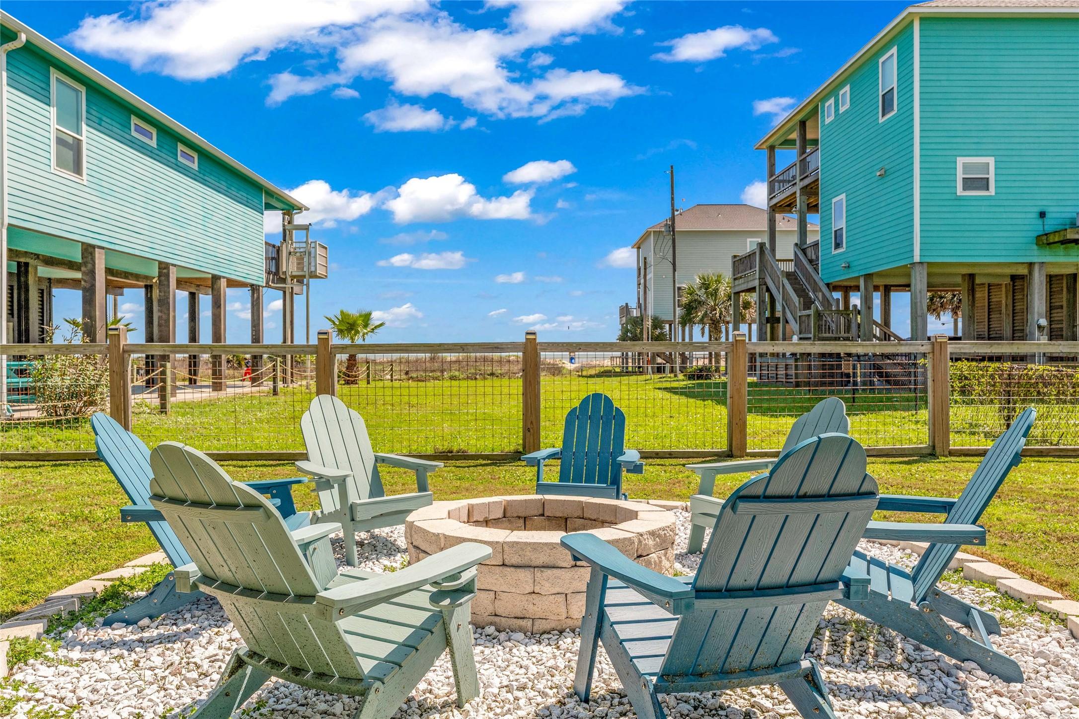 Image 1: Welcome to your outdoor hideaway. Spacious fenced