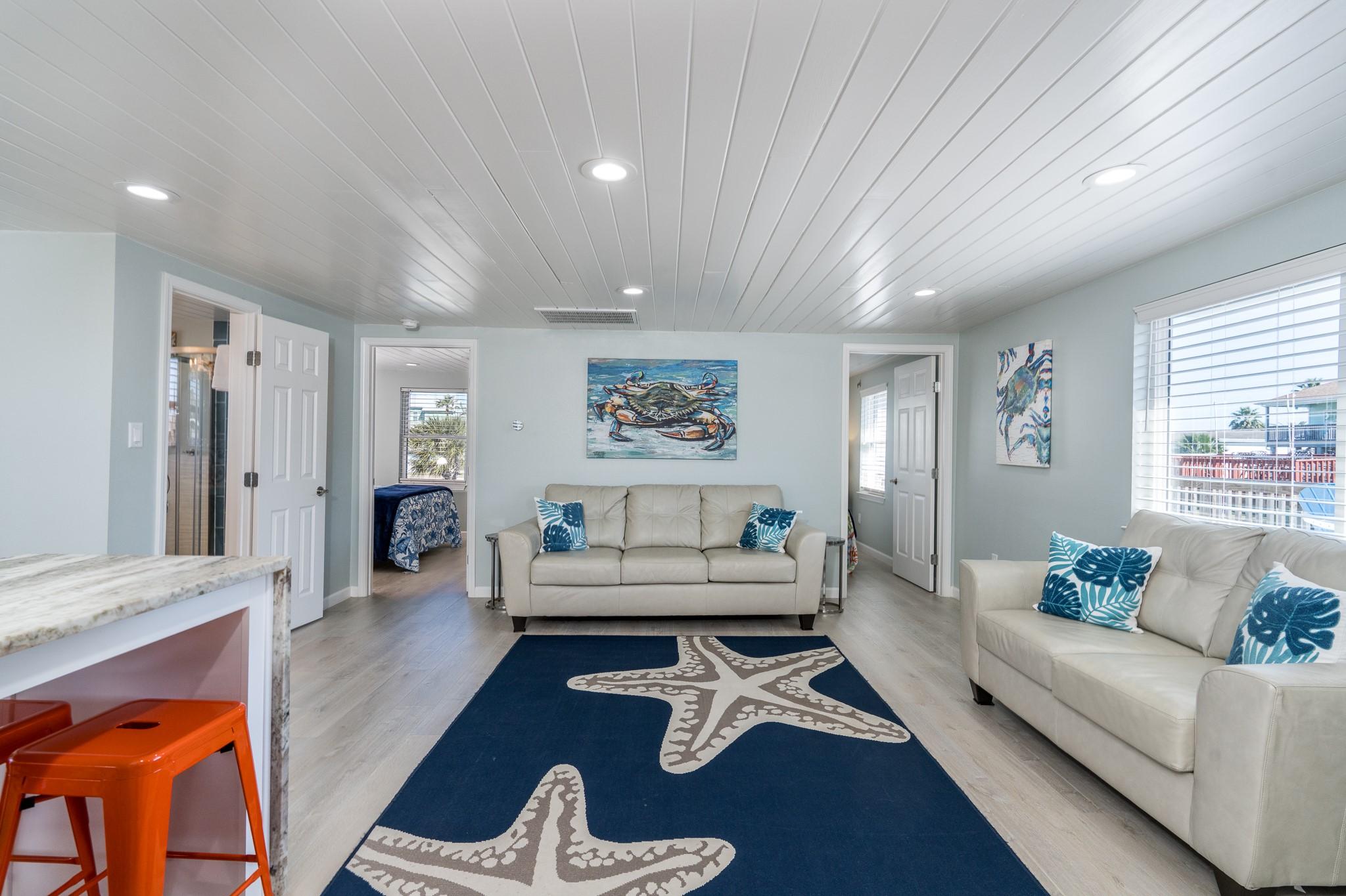Image 2: Gorgeous living room
