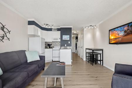 6102 Seawall Boulevard
