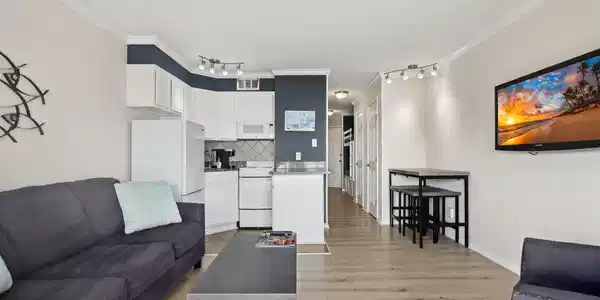 6102 Seawall Boulevard
