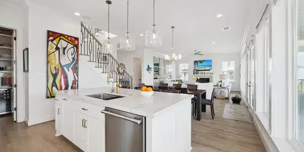 Image 4: Another view of open kitchen, dining and living ro