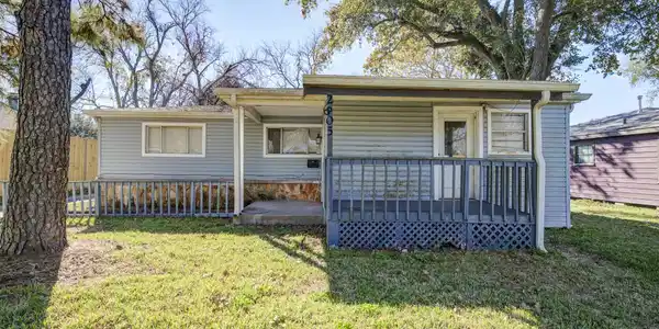 2805 N Houston Drive