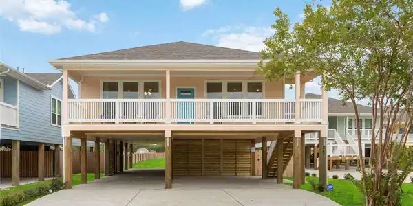 281 Bay Oaks Drive