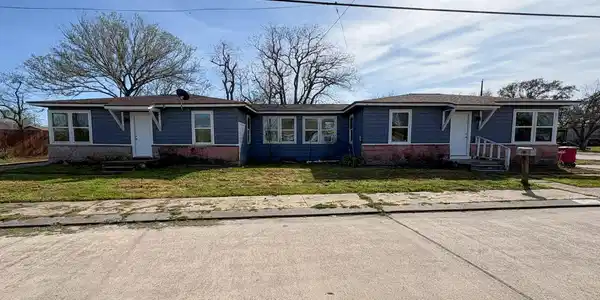 1207 W 9th Street