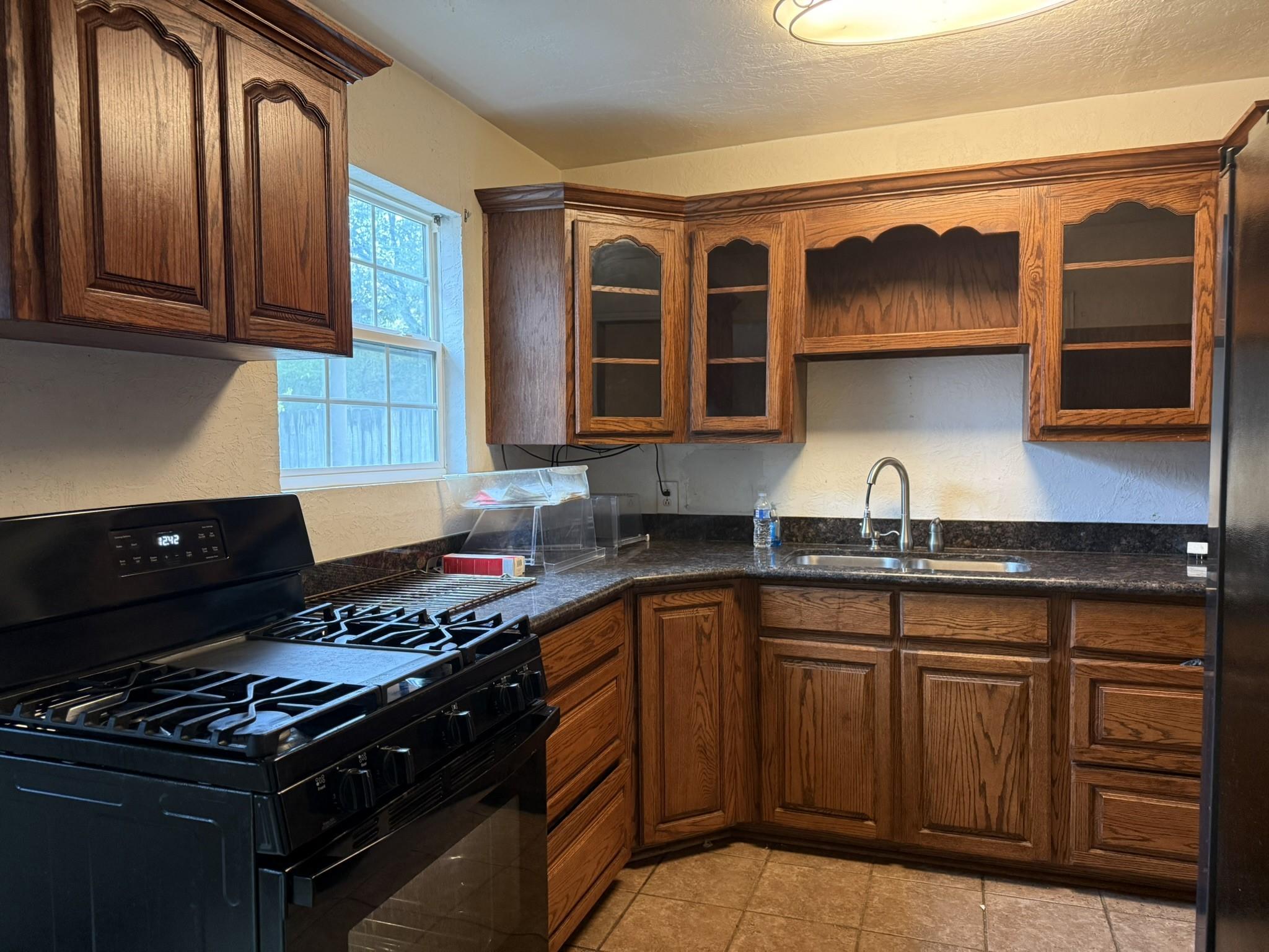 Image 2: Kitchen