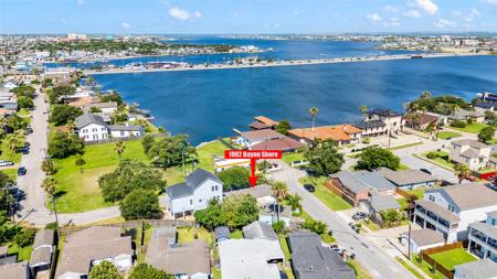 1902 Bayou Shore Drive