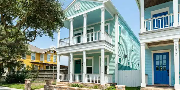 2314 Bernardo De Galvez Avenue