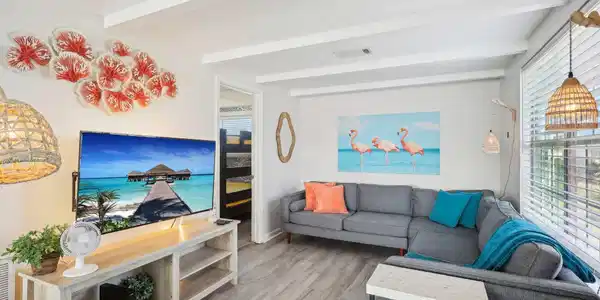 Image 3: Living room - Very well maintained home