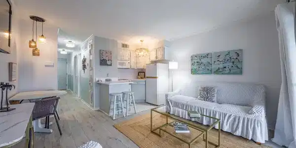 6102 Seawall Boulevard