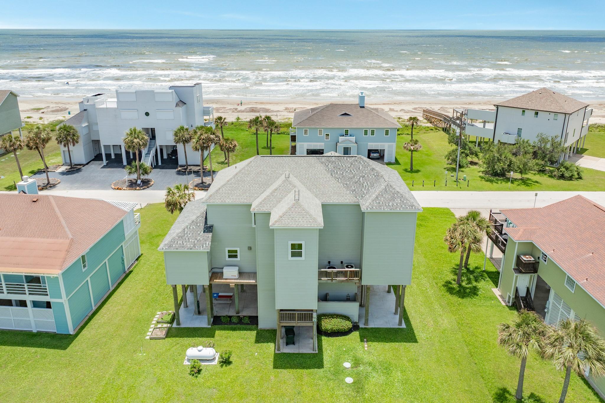 Image 2: Home has clear views to the gulf between the homes